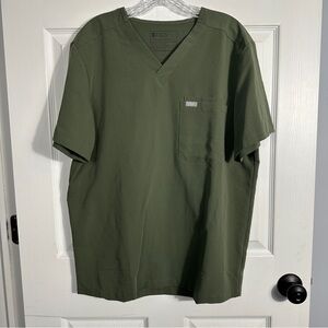 FIGS Men's Leon Green V-Neck Technical Collection scrub shirt, XXL, moss